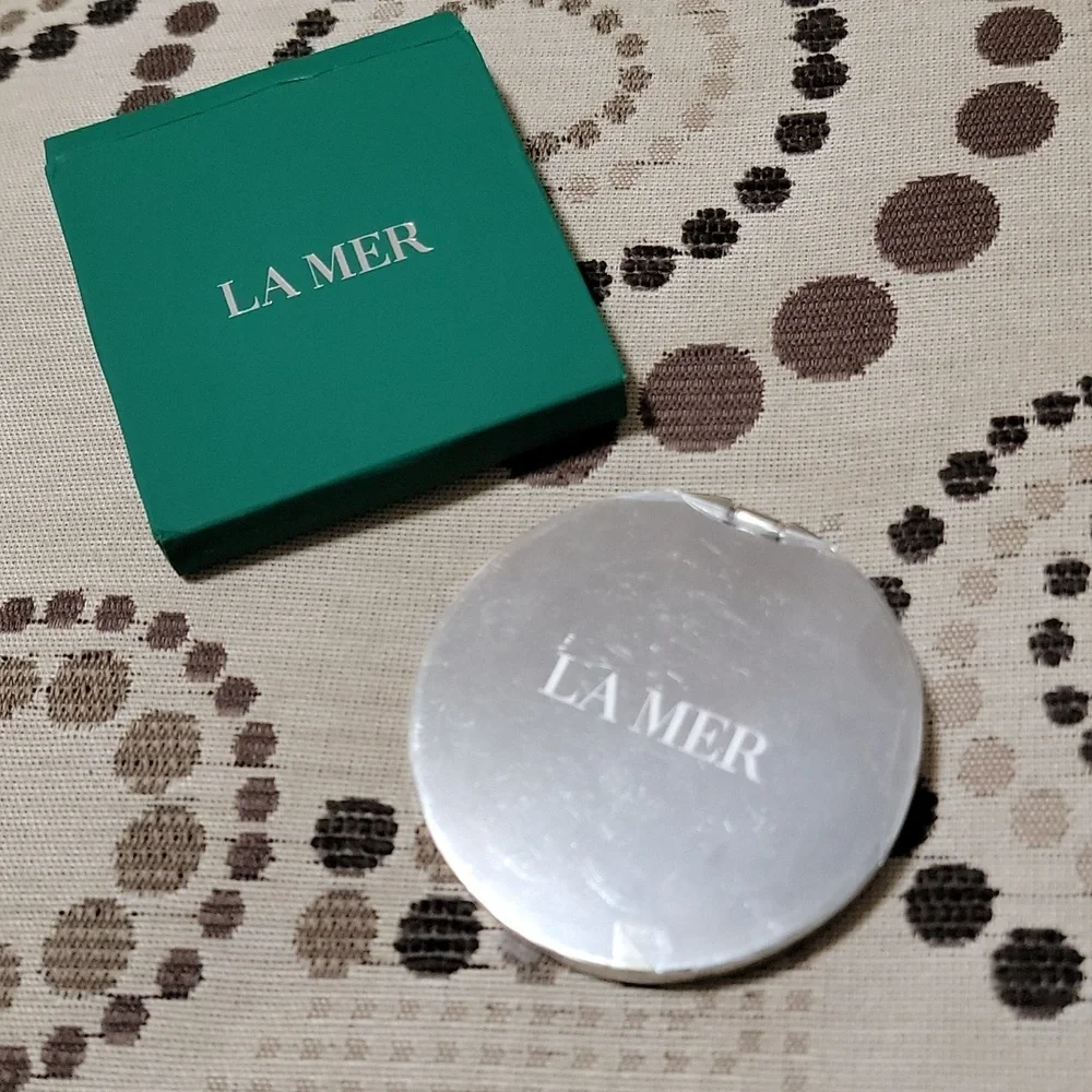 La Mer Metal Travel Compact Mirror